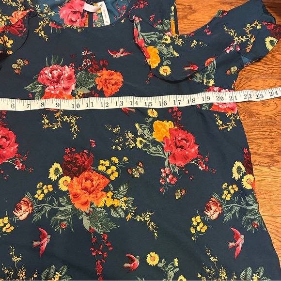 Live 4 Truth Women's Floral Ruffle Sleeve Open Shoulder Blouse Size XL - Picture 8 of 8
